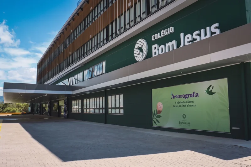 Colégio Bom Jesus em operação no VivaPark